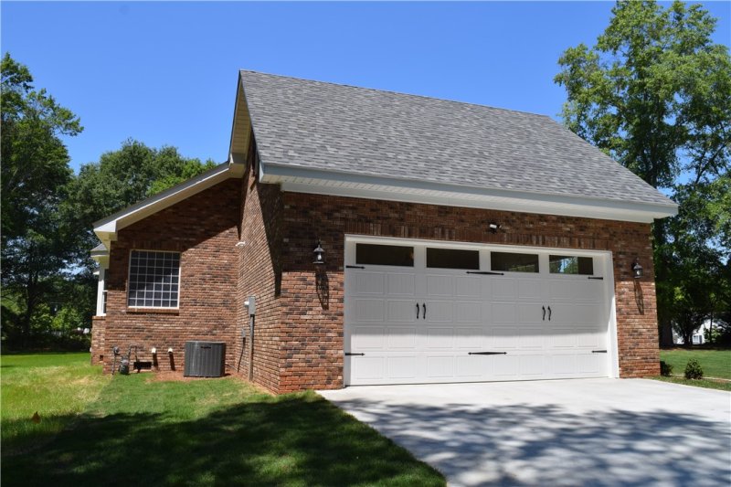 Property image 3 at 102 Creekwalk Drive, Anderson, SC 29625