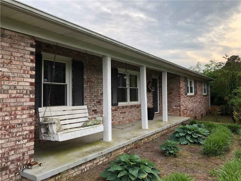 Property image 4 at 702 S Crestview Drive, Seneca, SC 29678