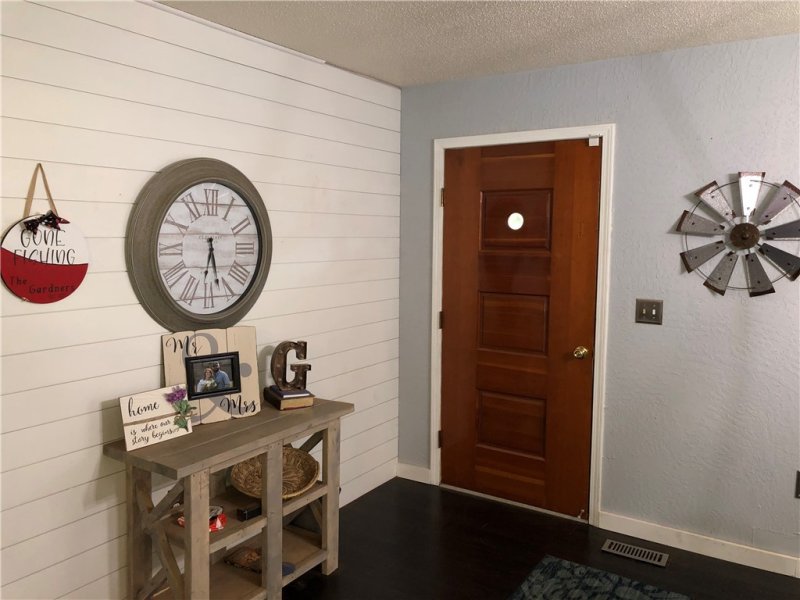 Property image 5 at 702 S Crestview Drive, Seneca, SC 29678