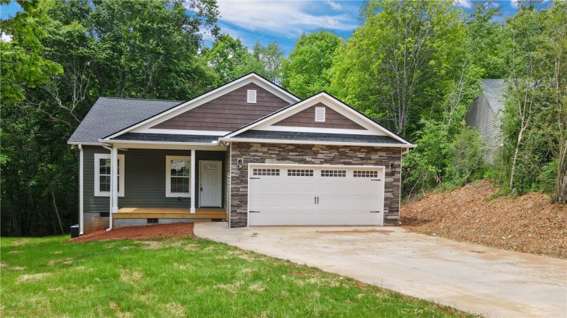 Property image 2 at 110 Dana Lynn Lane, Pendleton, SC 29670