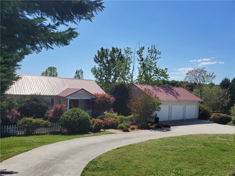 Property image 3 at 201 The Bear Boulevard, Tamassee, SC 29686