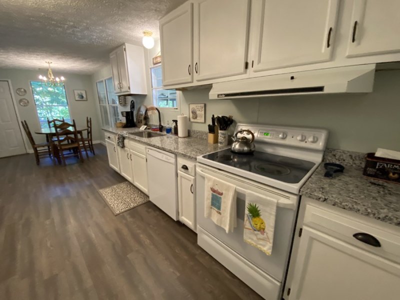 Property image 2 at 806 Dogwood Lane, Townville, SC 29689