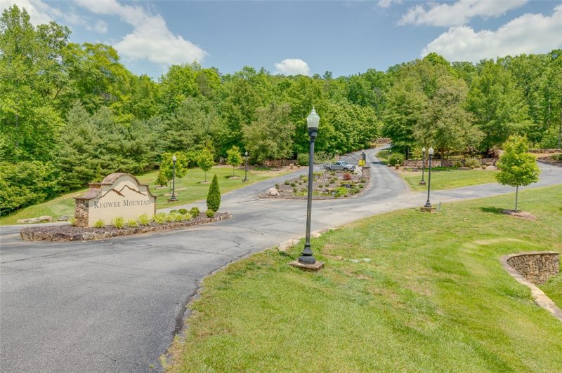 Property image 2 at 210 Cliffside Trail, Pickens, SC 29671