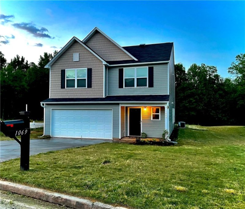 1069 Edenbrooke Circle