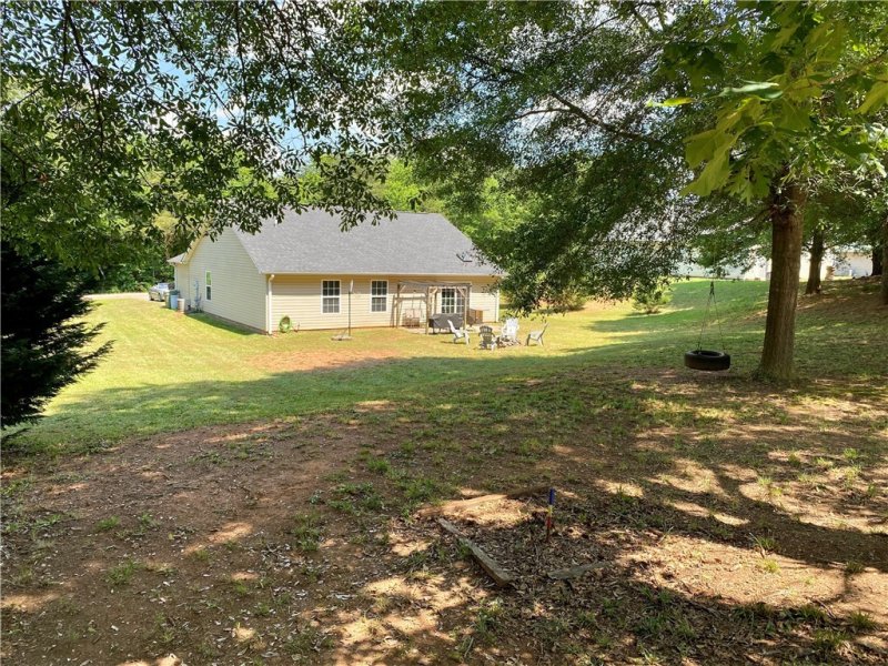 Property image 2 at 203 Springview Drive, Anderson, SC 29625