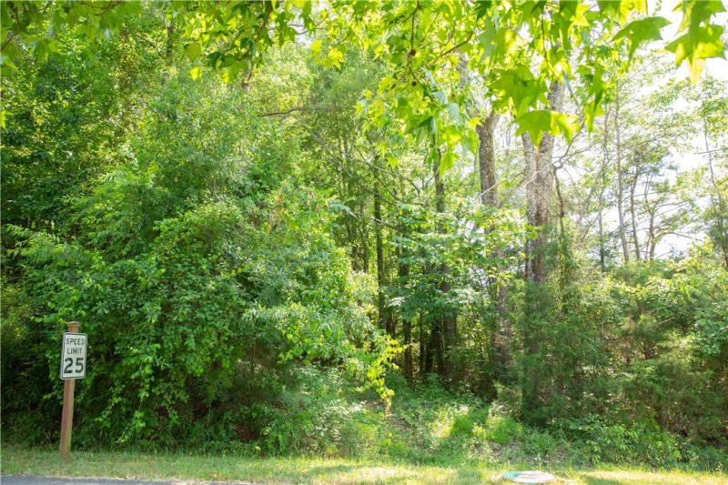 Property image 3 at 1905 Cross Creek Drive, Seneca, SC 29678