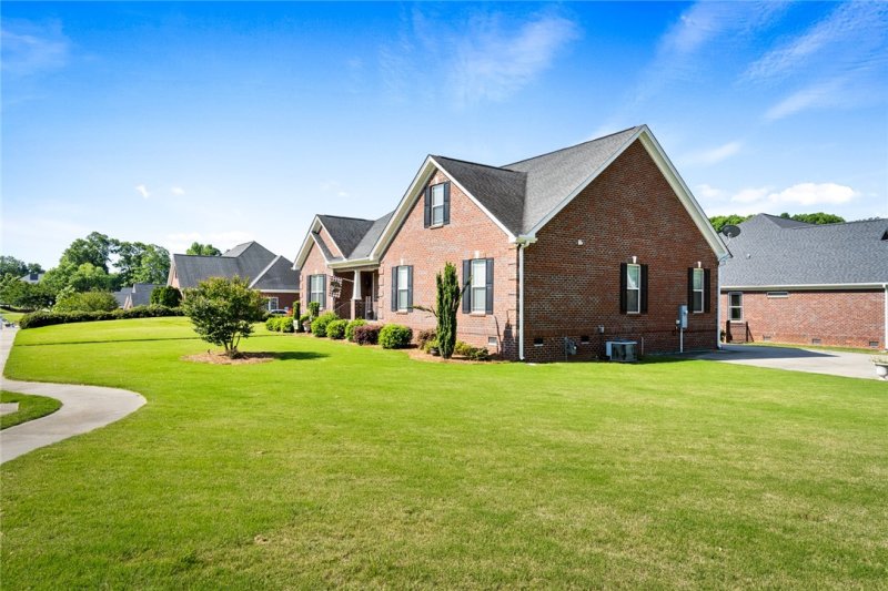 Property image 2 at 156 Cayman Way, Anderson, SC 29621