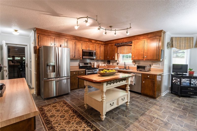 Property image 4 at 803 Cely Road, Easley, SC 29642