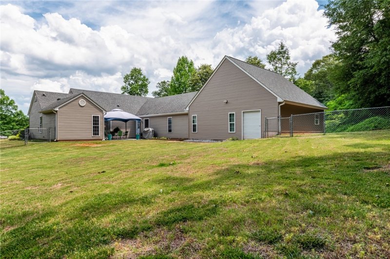 Property image 4 at 540 Patriot Way, West Union, SC 29696