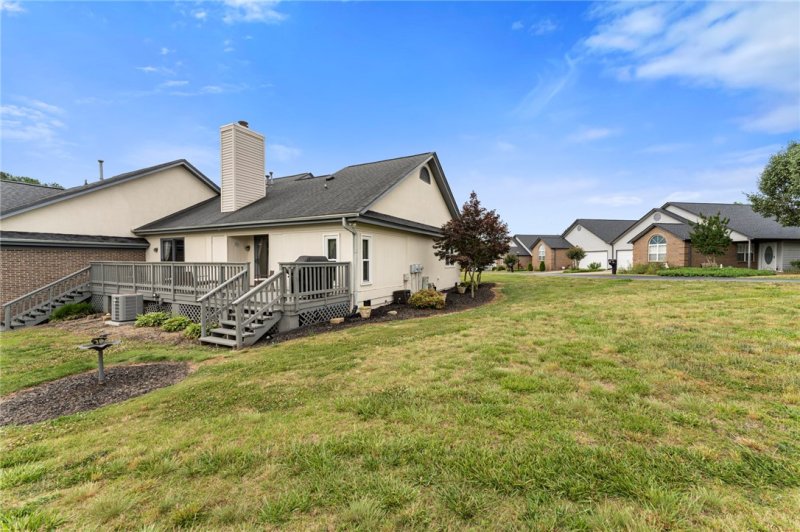 Property image 3 at 1101 Cobbs Glen Drive, Anderson, SC 29621