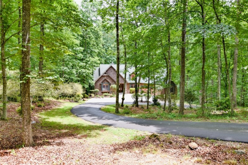 Property image 3 at 112 Julie Way, Pickens, SC 29671