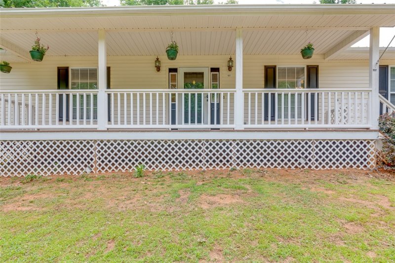 Property image 2 at 937 Crestview Drive, Seneca, SC 29678