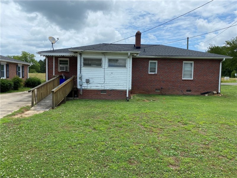 Property image 3 at 603 Harper Street, Honea Path, SC 29654