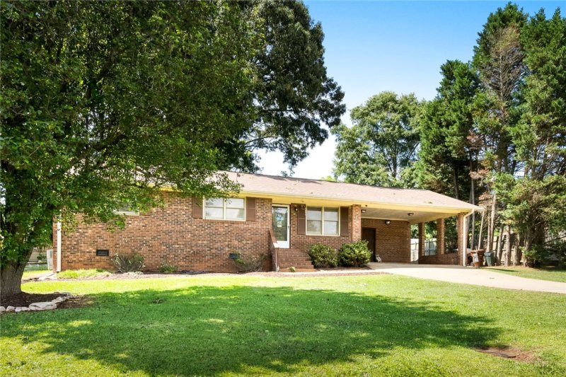 Property image 3 at 202 Carswell Drive, Anderson, SC 29624