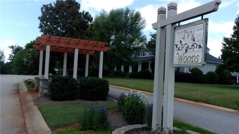 Property image 3 at 103 Tall Oaks Court, Easley, SC 29642