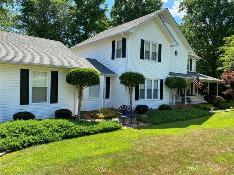 Property image 2 at 505 Regency Circle, Anderson, SC 29625