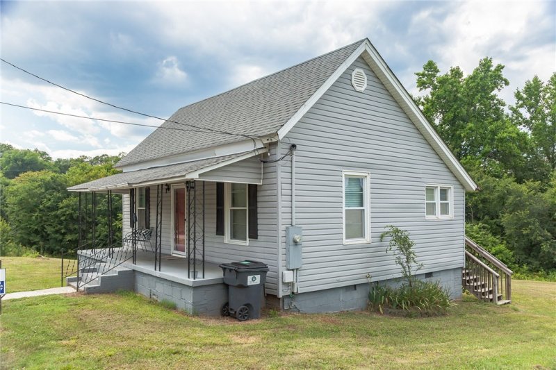 Property image 2 at 2 Fuller Street, Pelzer, SC 29669