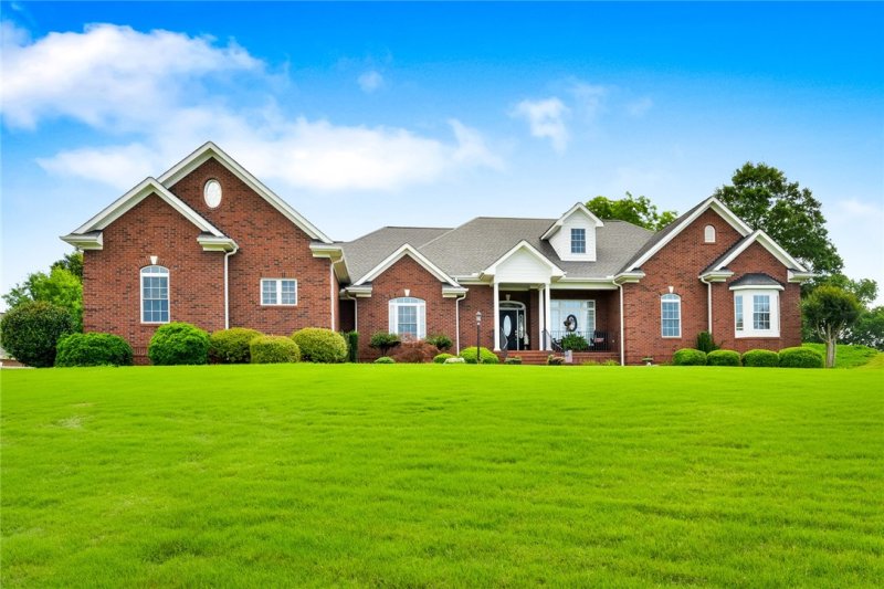 Property image 2 at 100 Hawks Nest Road, Belton, SC 29627