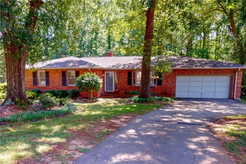 308 Princess Grace Avenue