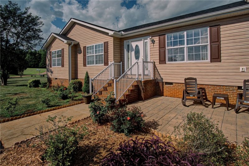 Property image 4 at 1903 Queen Drive, Walhalla, SC 29691