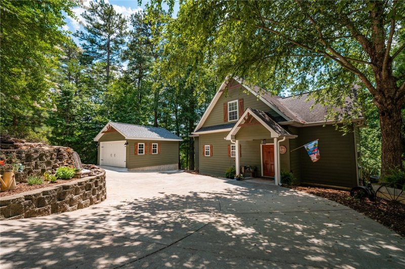 Property image 2 at 141 Waters Edge Lane, West Union, SC 29696