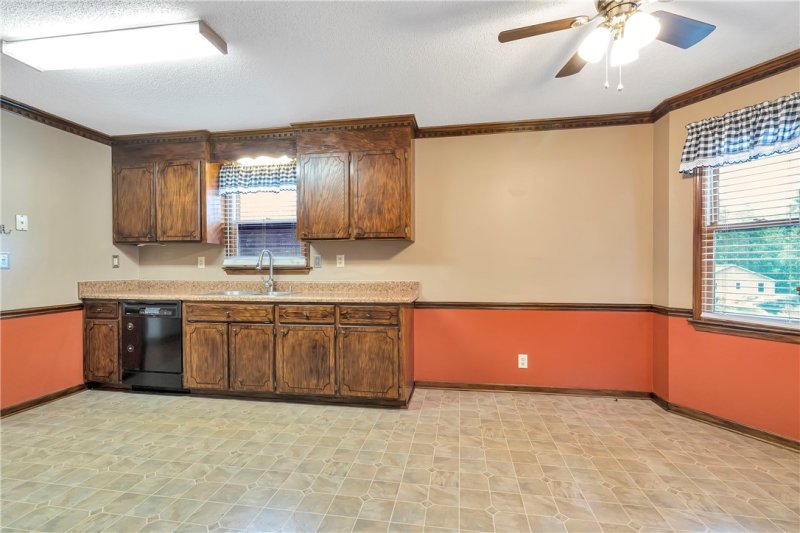 Property image 4 at 348 Springdale Avenue, Liberty, SC 29657