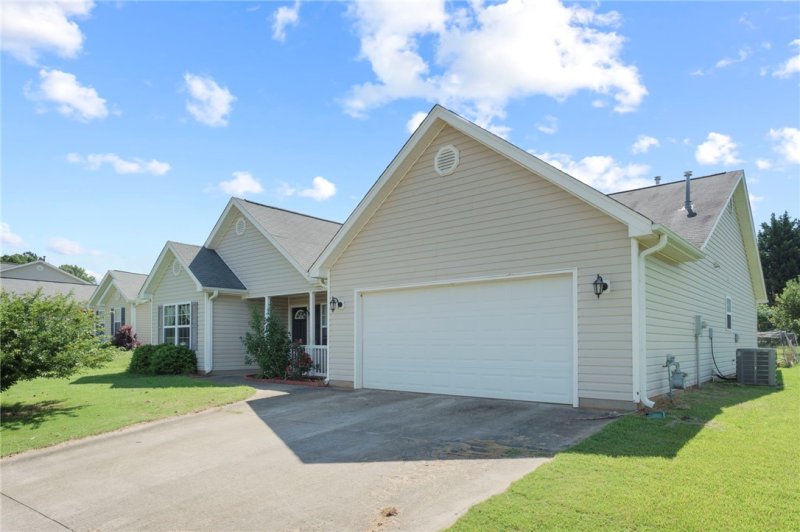 Property image 2 at 116 Radcliff Way, Anderson, SC 29621