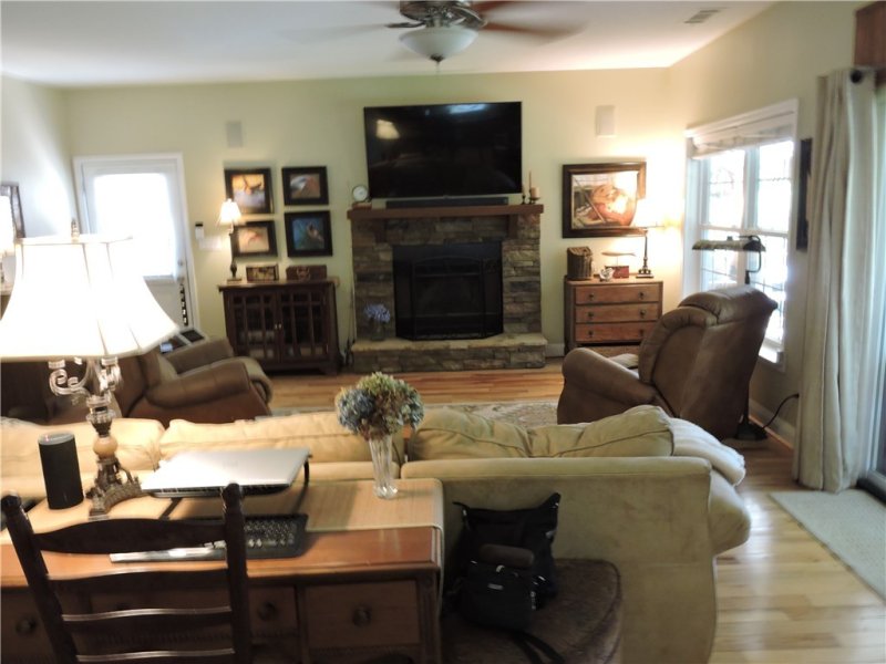 Property image 3 at 102 Sherry Lane, Fair Play, SC 29643