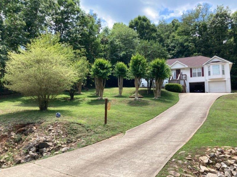 Property image 2 at 1503 Iroquois Drive, Seneca, SC 29672