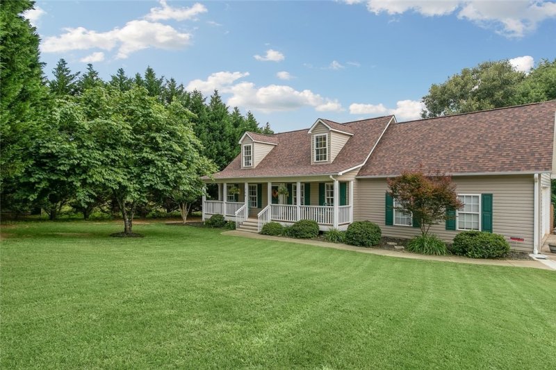 Property image 3 at 704 Knox Road, Seneca, SC 29672