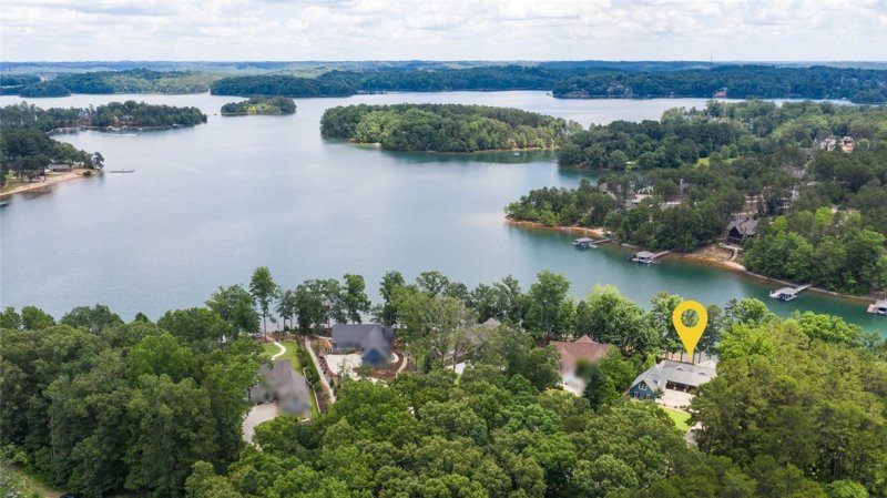 Property image 2 at 118 Pointe Harbor Drive, Seneca, SC 29672