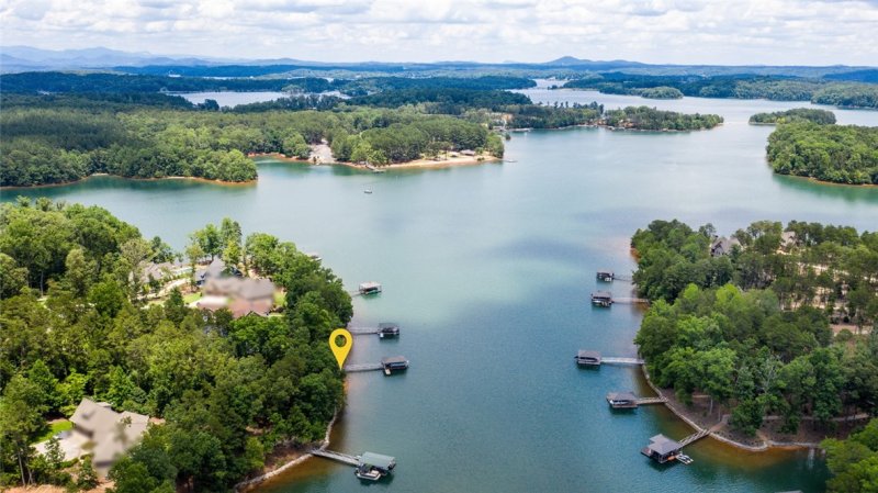 Property image 3 at 118 Pointe Harbor Drive, Seneca, SC 29672