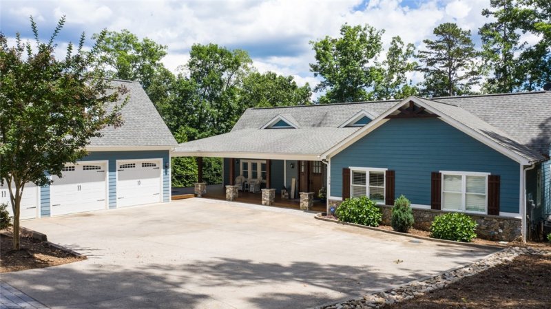 Property image 4 at 118 Pointe Harbor Drive, Seneca, SC 29672