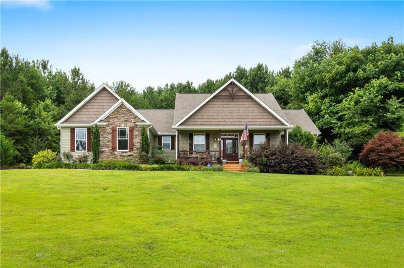340 Stardust Lane
