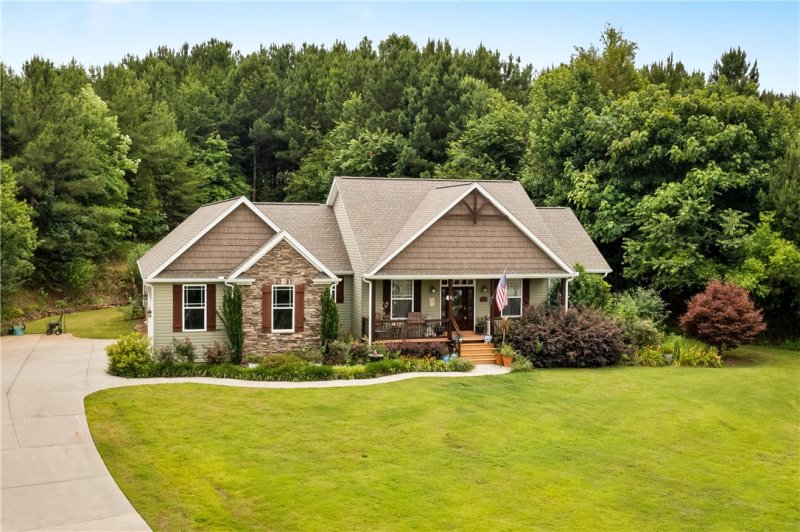 Property image 2 at 340 Stardust Lane, Seneca, SC 29672