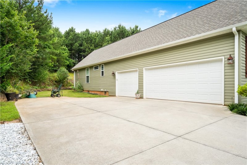 Property image 5 at 340 Stardust Lane, Seneca, SC 29672