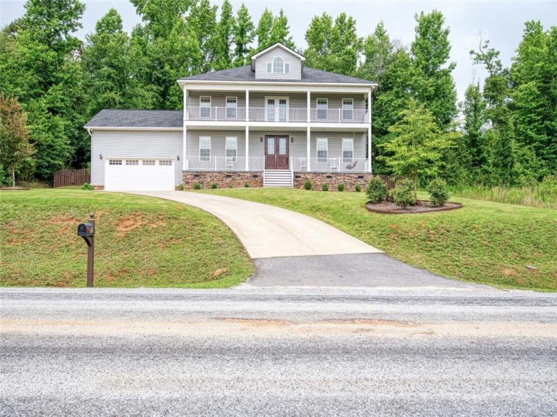 579 Issaqueena Trail