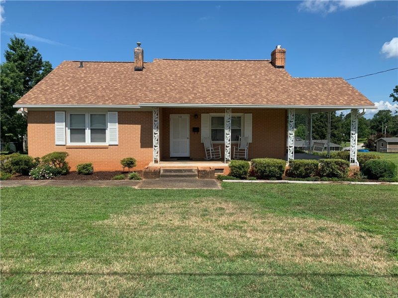 Property image 3 at 716 Oak Street, Seneca, SC 29678