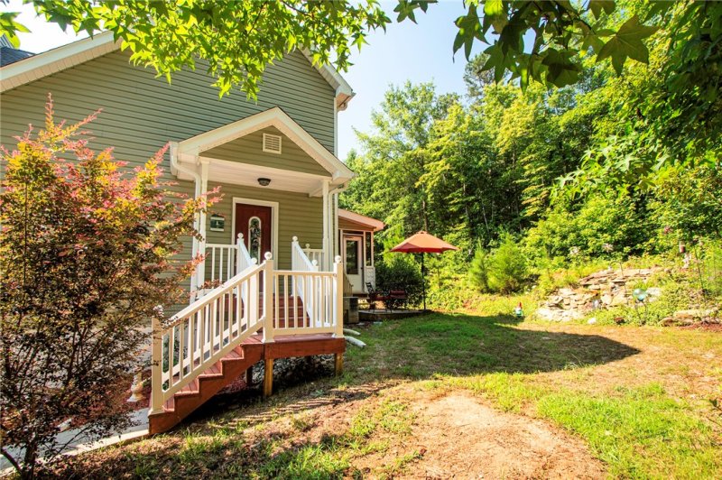 Property image 2 at 211 Lakehill Drive, Fair Play, SC 29643