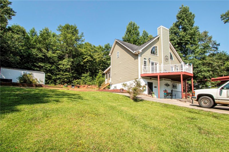 Property image 3 at 211 Lakehill Drive, Fair Play, SC 29643