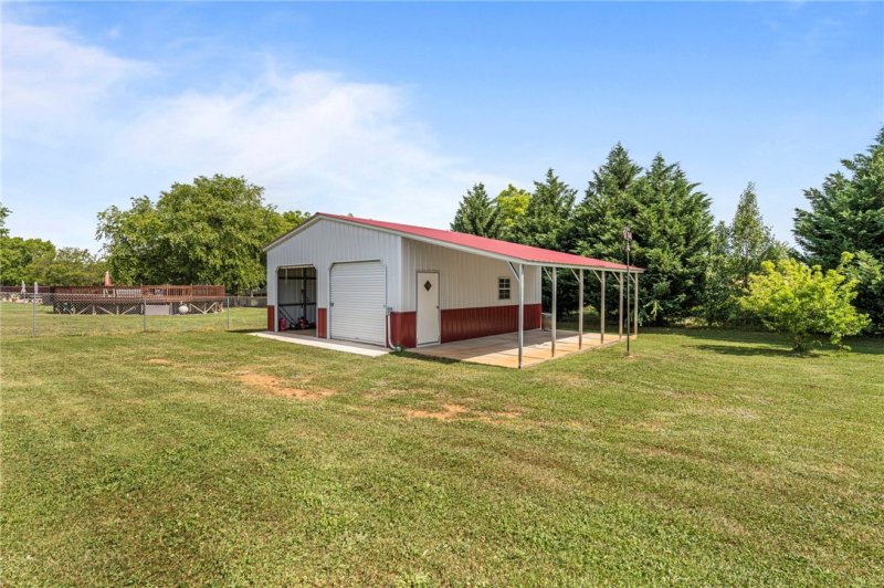 Property image 4 at 110 McClain Lake Drive, Anderson, SC 29625