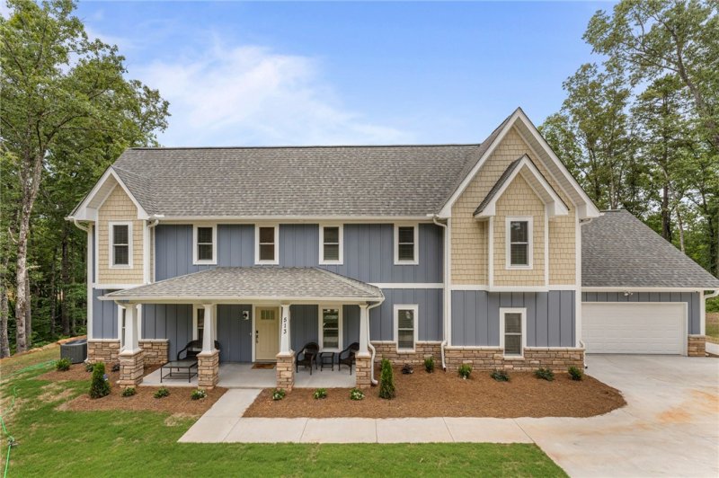 513 River Cove Drive