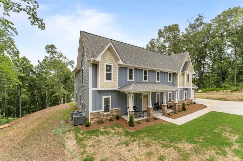 Property image 4 at 513 River Cove Drive, Seneca, SC 29672