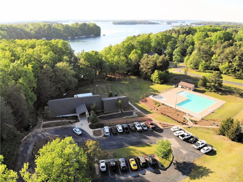 Property image 3 at 1010 Cove Circle, Anderson, SC 29626