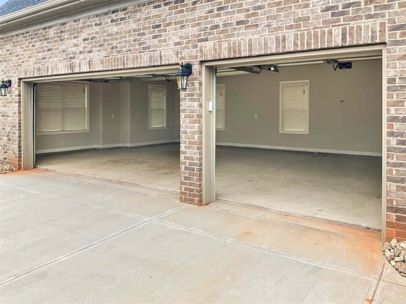 Property image 2 at 321 Crestgate Way, Easley, SC 29642