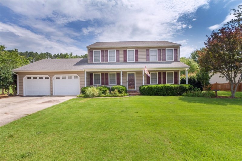 207 Green Valley Road