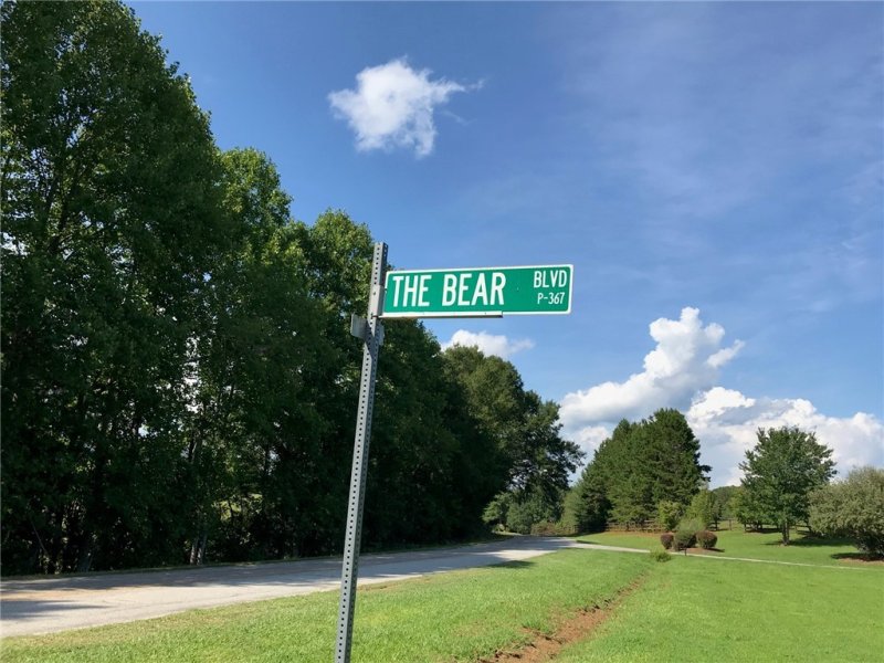 Property image 2 at 673 The Bear Boulevard, Tamassee, SC 29686