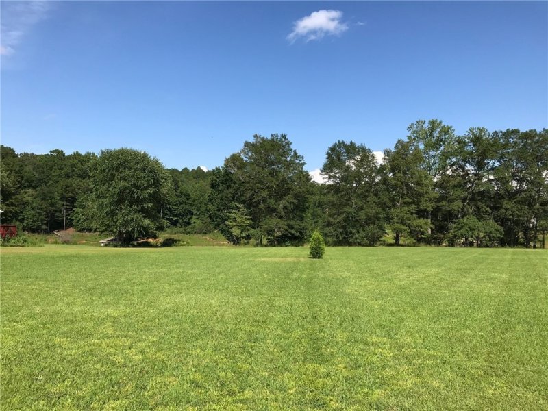 Property image 4 at 673 The Bear Boulevard, Tamassee, SC 29686