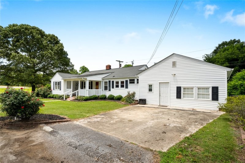 Property image 2 at 418 Church Street, Pendleton, SC 29670