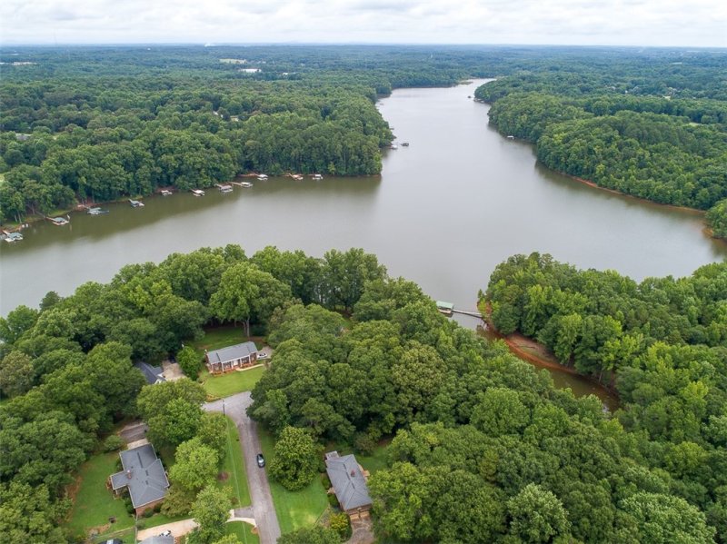 Property image 2 at 400 Lakewood Drive, Anderson, SC 29621